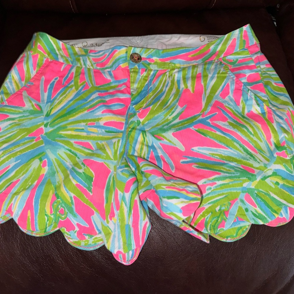 Scalloped shorts (Lilly Pulitzer)